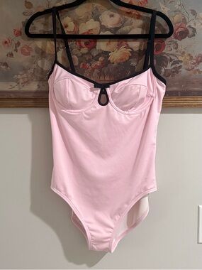 Kate Spade Pink 1 Piece bathing suit w/Black Trim Keyhole detail. XL Fully lined